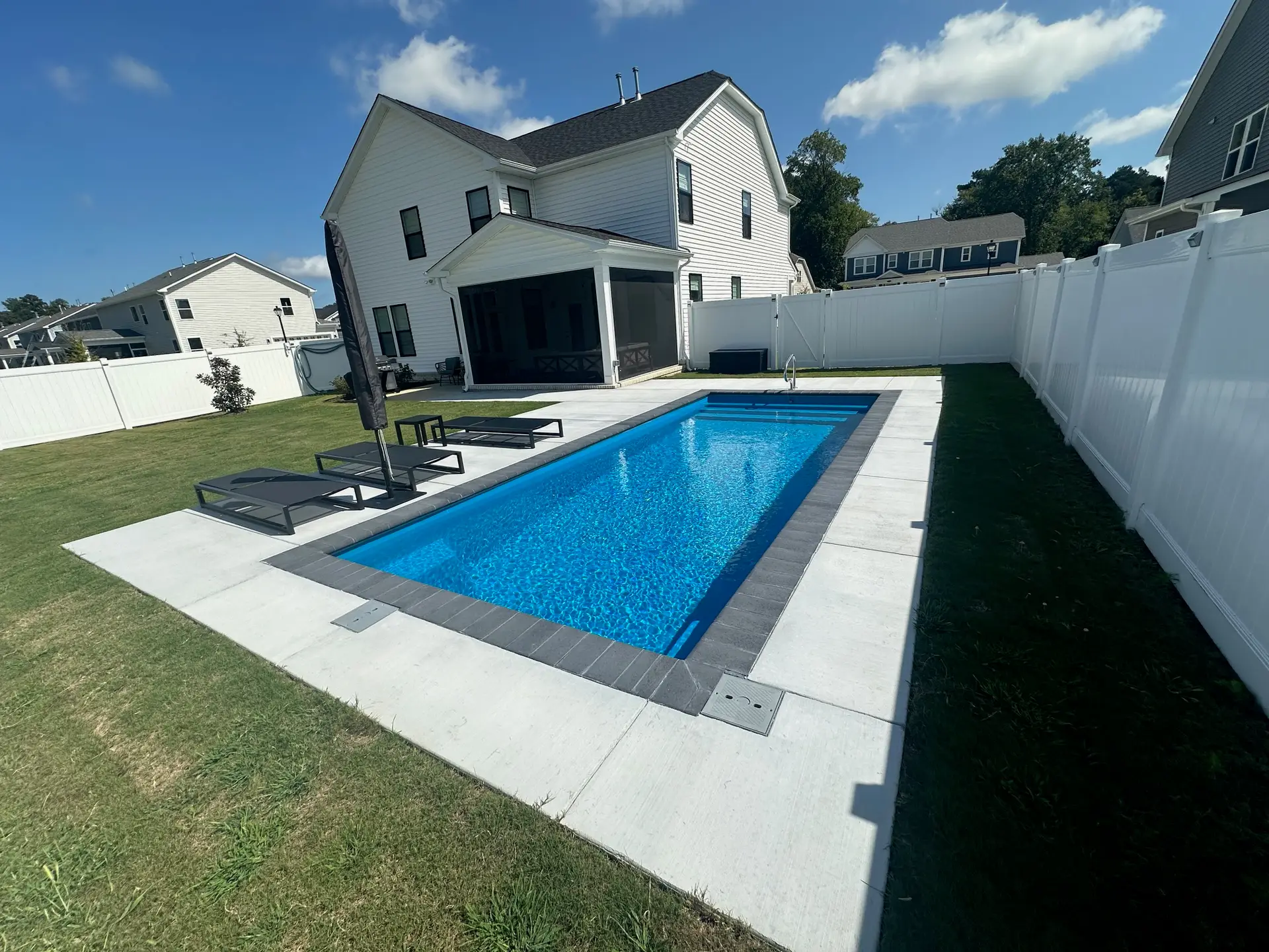 Colombian fiberglass pool by Rainforest Pools