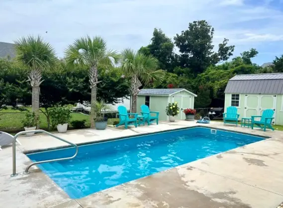 Colombian fiberglass pool by Rainforest Pools