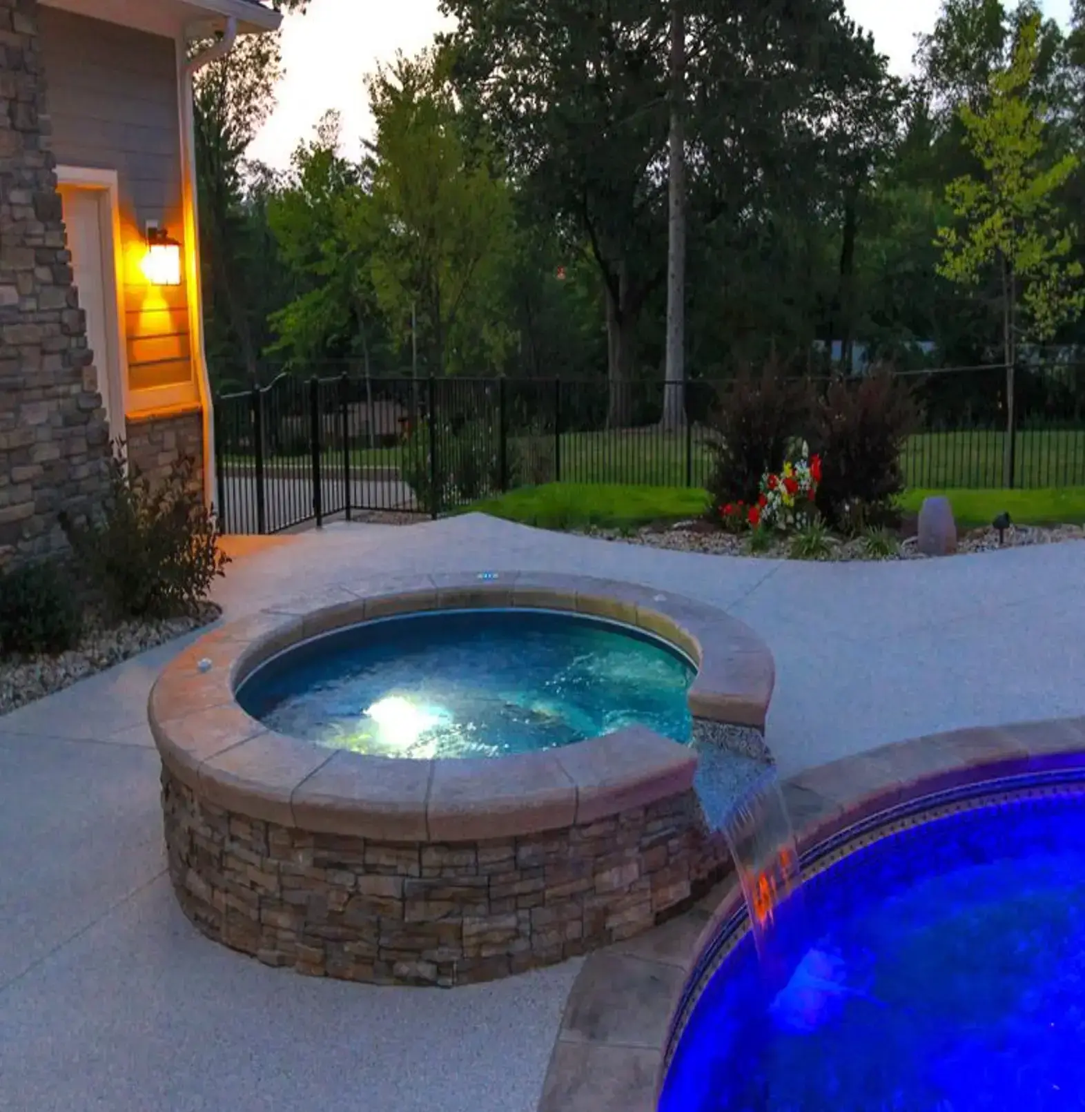 Cumba fiberglass spa by Rainforest Pools USA