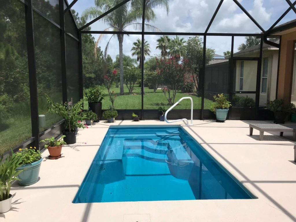 Neblina Grande fiberglass pool by Rainforest Pools n Composites