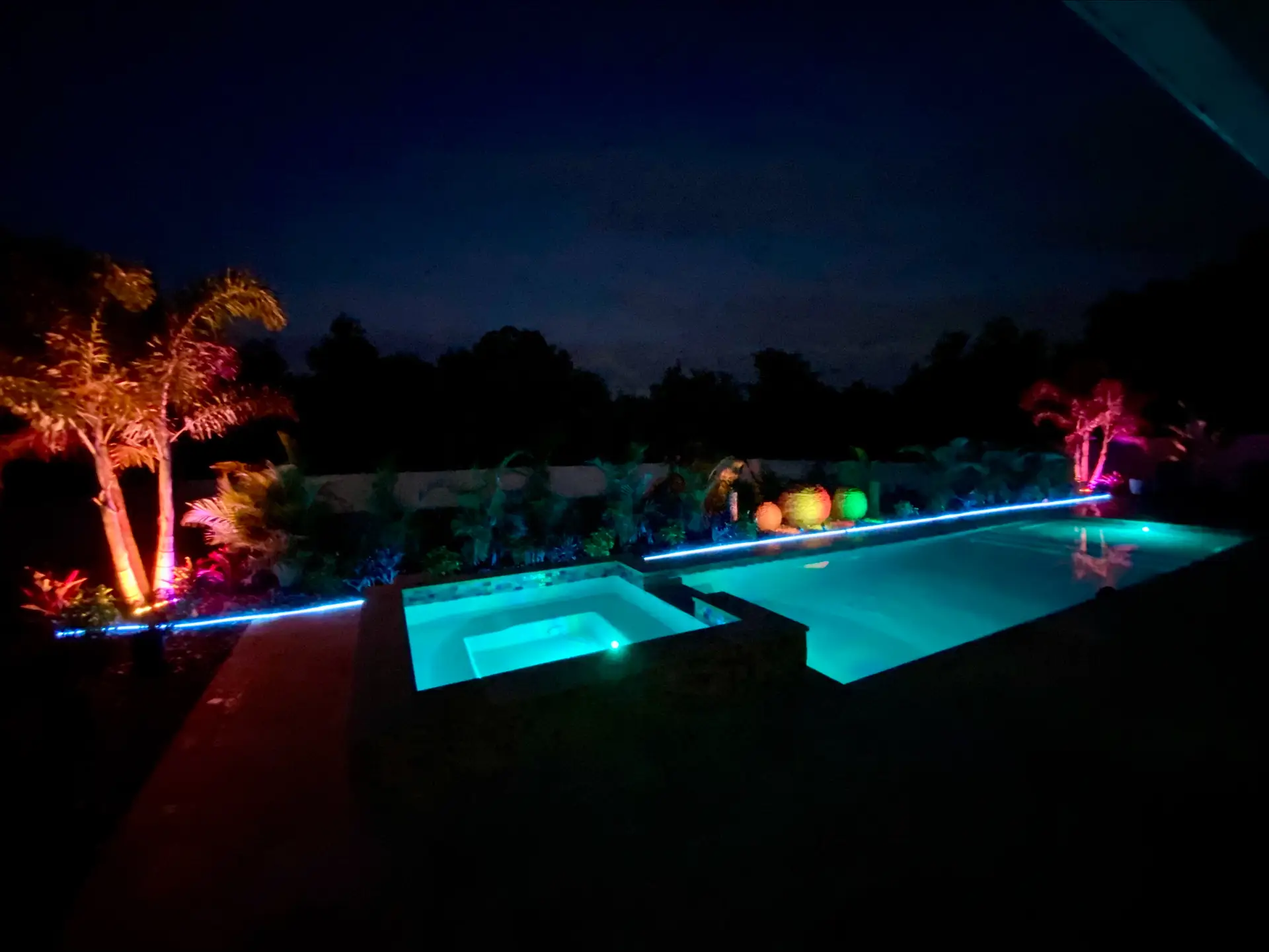 Colombian Beach and Quatro Spa by Rainforest Fiberglass pools