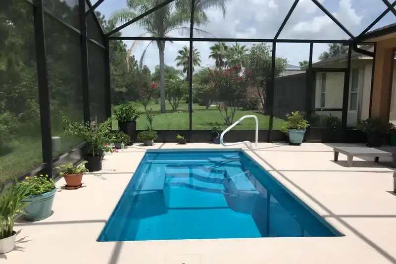 Neblina Grande fiberglass pool by Rainforest Pools